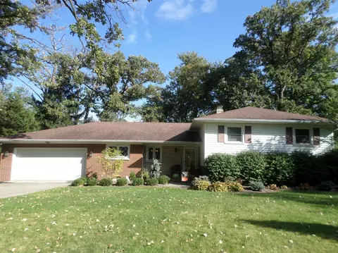 413 Fairview Ave, Crown Point, IN 46307 photo 1