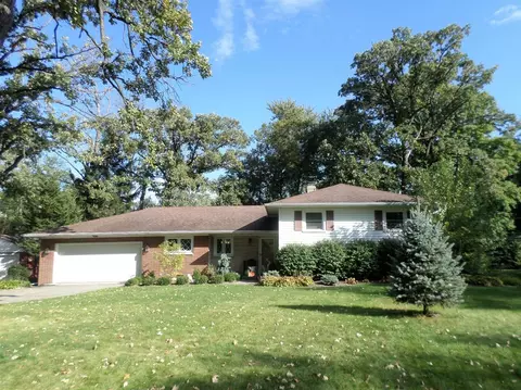 413 Fairview Ave, Crown Point, IN 46307 photo 2