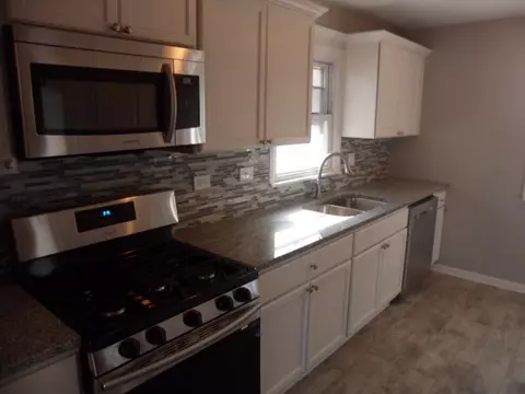 810 N Jay St, Griffith, IN 46319 photo 5