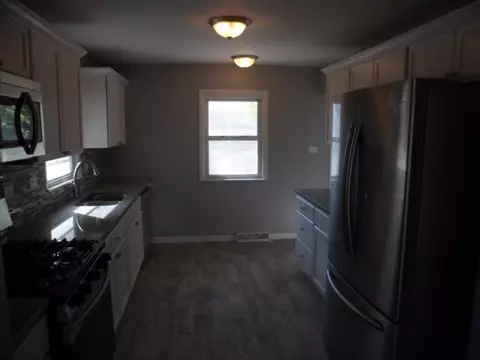 810 N Jay St, Griffith, IN 46319 photo 6