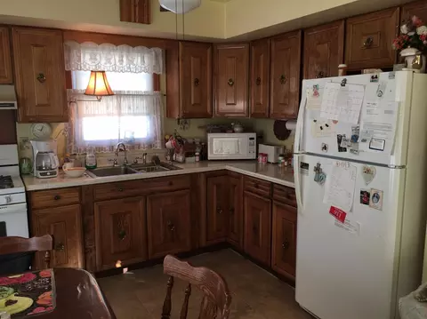 303 Minter Dr, Griffith, IN 46319 photo 3