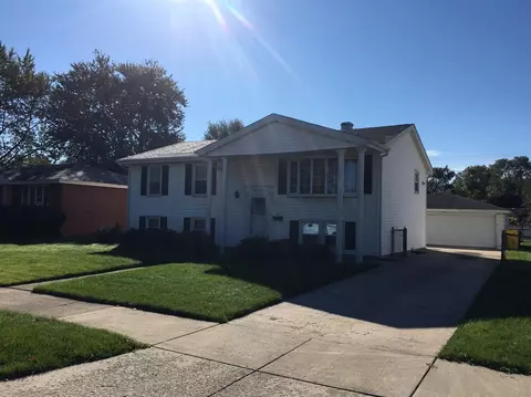 303 Minter Dr, Griffith, IN 46319 photo 1