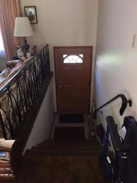 303 Minter Dr, Griffith, IN 46319 photo 5
