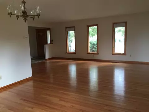 8642 Monroe Ave, Munster, IN 46321 photo 2