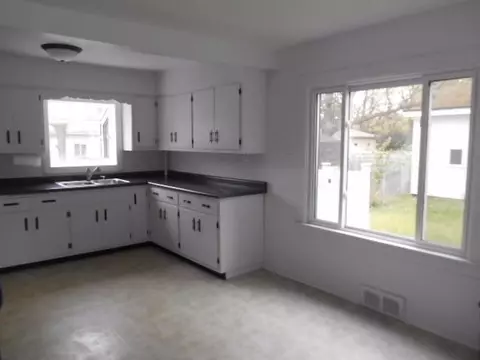 902 Elm St, Griffith, IN 46319 photo 9