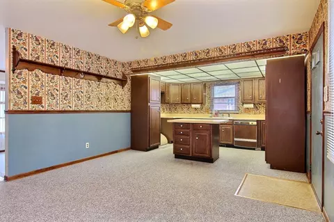 745 N Wiggs St, Griffith, IN 46319 photo 6