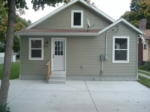 208 C St, La Porte, IN 46350 photo 3