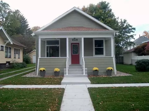 208 C St, La Porte, IN 46350 photo 1