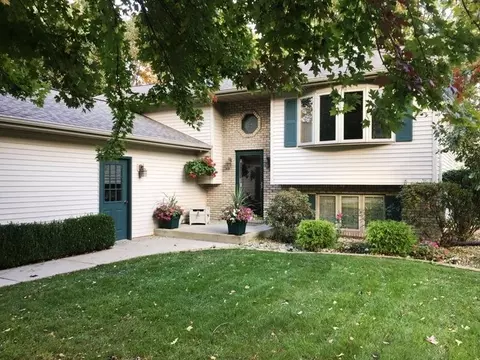 860 Commodore Ln, Porter, IN 46304 photo 4