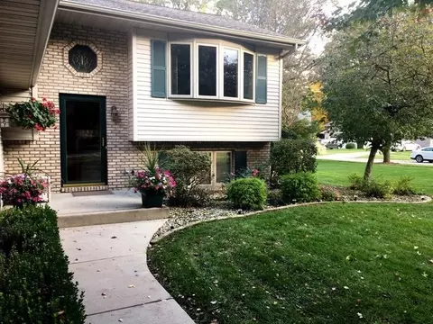 860 Commodore Ln, Porter, IN 46304 photo 3