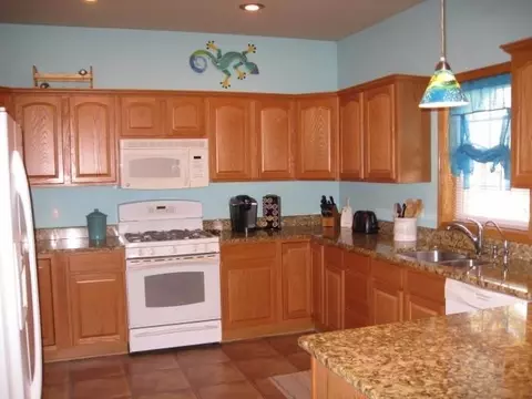 717 N Broad St, Griffith, IN 46319 photo 2