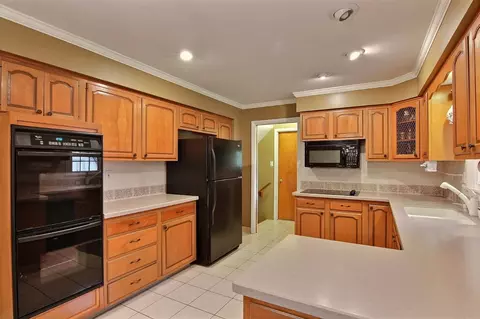 320 Elizabeth, Crown Point, IN 46307 photo 3