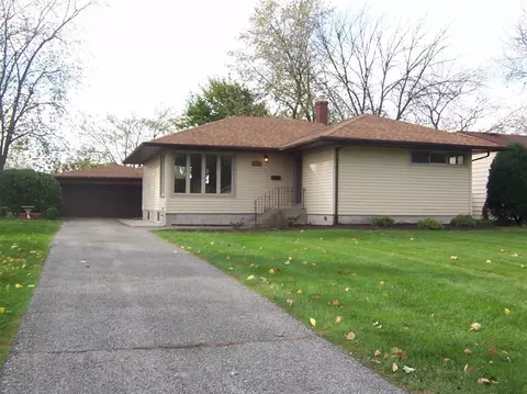 8026 Monaldi Dr, Munster, IN 46321 photo 1