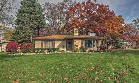 8929 Edison St, Crown Point, IN 46307 photo 1