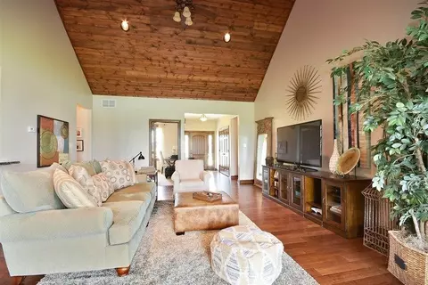 10341 Silver Maple Dr, Saint John, IN 46373 photo 5