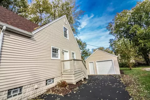 2145 Inner Circle Cir, Munster, IN 46321 photo 2