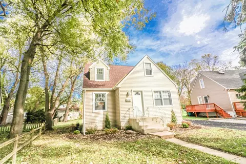 2145 Inner Circle Cir, Munster, IN 46321 photo 1