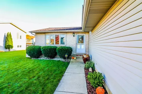1445 Admiral Dr, Porter, IN 46304 photo 3
