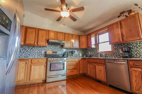 1445 Admiral Dr, Porter, IN 46304 photo 4