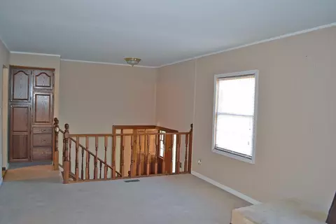 725 E 39th Pl, Griffith, IN 46319 photo 7