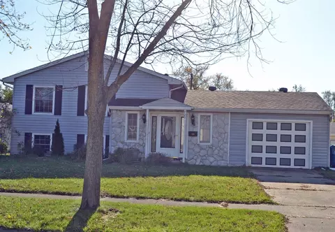 725 E 39th Pl, Griffith, IN 46319 photo 2