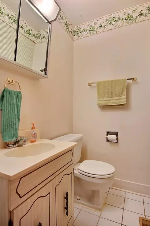 706 E 39th Pl, Griffith, IN 46319 photo 8