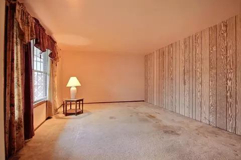 706 E 39th Pl, Griffith, IN 46319 photo 9