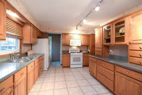 514 Evergreen Ln, Munster, IN 46321 photo 9