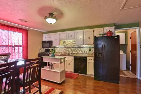 802 N Indiana St, Griffith, IN 46319 photo 4