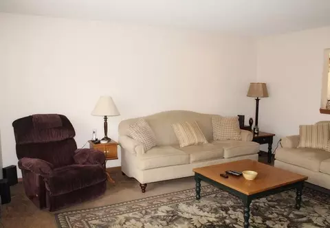8473 Morse Ct, Crown Point, IN 46307 photo 2