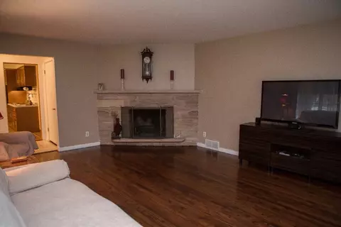 745 N Broad St, Griffith, IN 46319 photo 5