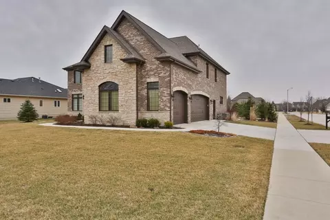 10379 Sutton Pl, Munster, IN 46321 photo 2