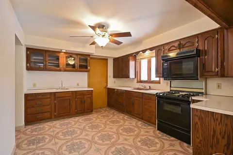 1523 Macarthur Blvd, Munster, IN 46321 photo 3
