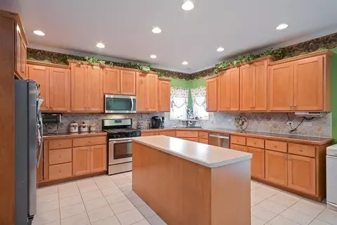 10160 Margo Ln, Munster, IN 46321 photo 4