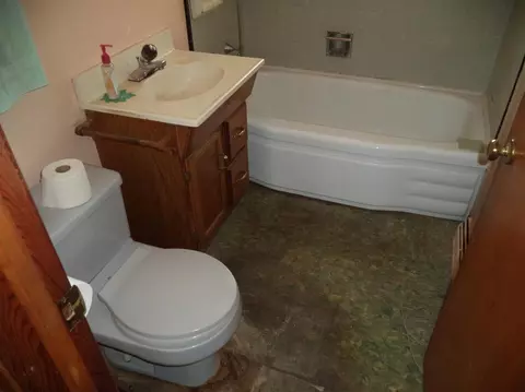 4225 Ryan Ct, Gary, IN 46403 photo 9