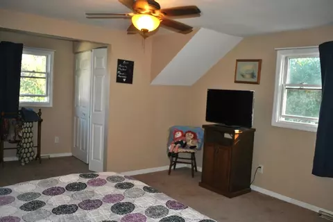 525 N Jay St, Griffith, IN 46319 photo 9