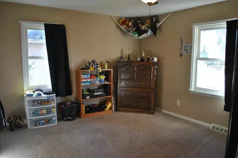 525 N Jay St, Griffith, IN 46319 photo 10