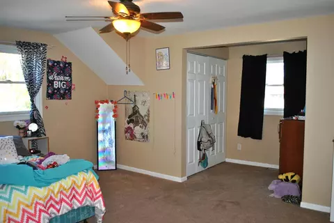 525 N Jay St, Griffith, IN 46319 photo 8