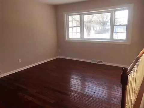 109 N Jay St, Griffith, IN 46319 photo 4
