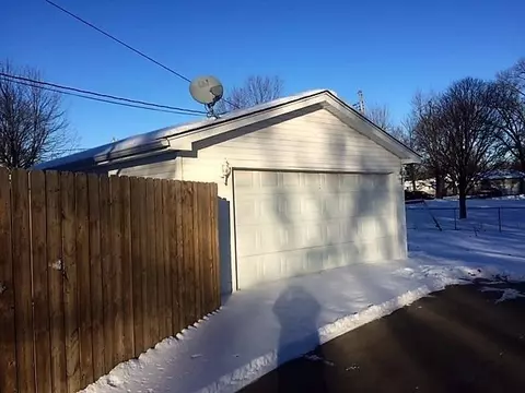 109 N Jay St, Griffith, IN 46319 photo 3
