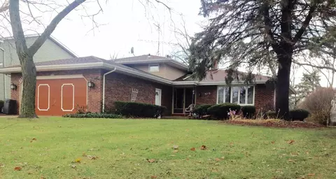 9112 Chestnut Ln, Munster, IN 46321 photo 1