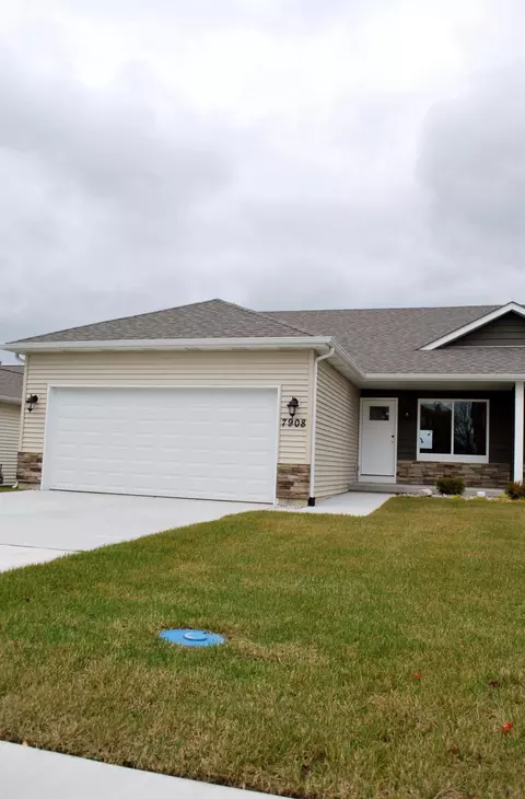 7900 Wright St, Merrillville, IN 46410 photo 2