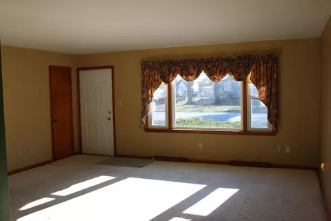 802 Elm St, Griffith, IN 46319 photo 2