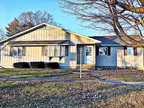 307 E Bates St, Hebron, IN 46341 photo 1