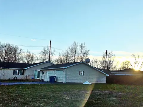 307 E Bates St, Hebron, IN 46341 photo 3
