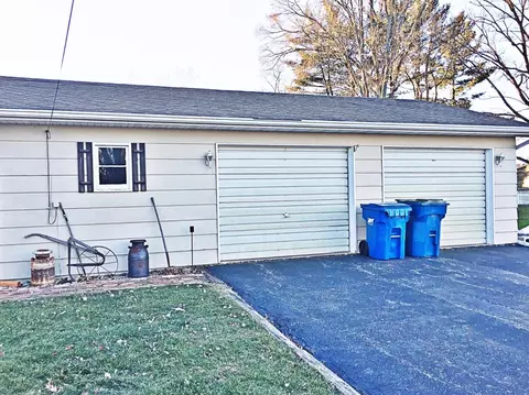 307 E Bates St, Hebron, IN 46341 photo 4