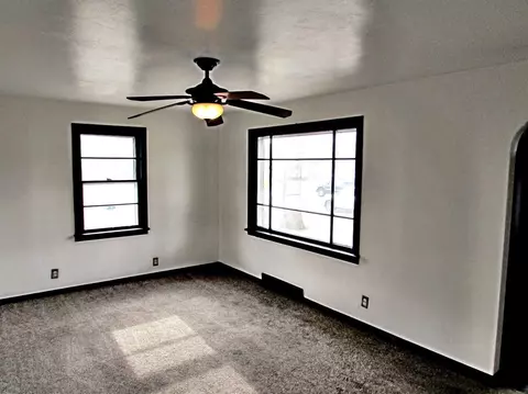 329 N Jay St, Griffith, IN 46319 photo 6