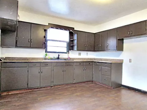 329 N Jay St, Griffith, IN 46319 photo 4