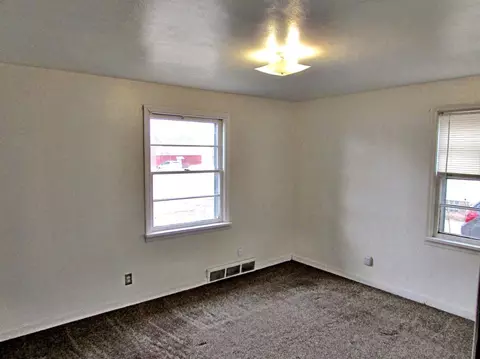 329 N Jay St, Griffith, IN 46319 photo 8