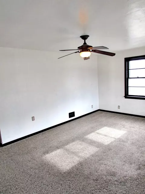 329 N Jay St, Griffith, IN 46319 photo 5